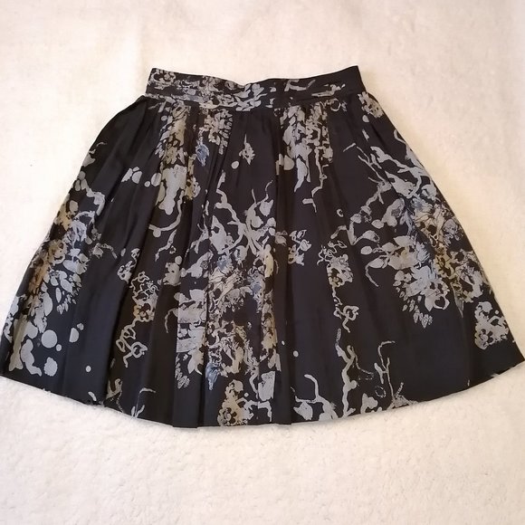 H&M floral flowy skirt, size 6 - Picture 1 of 7